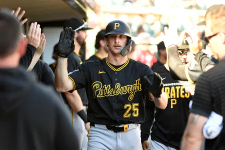 Pirates finish season at 82-80